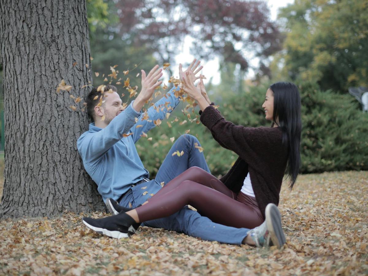 Winning Hearts: Learning the Crucial Differences Between Branding and Marketing from the World of&nbsp;Dating